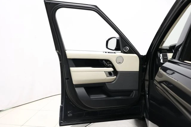 2022 Land Rover Range Rover L460 - Image 9 of 12