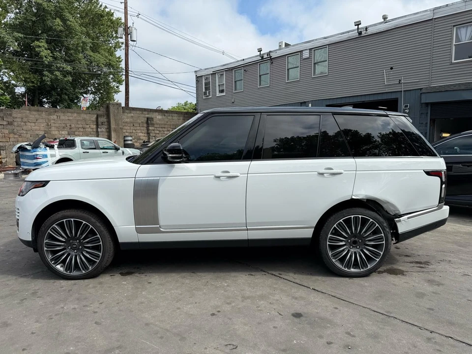 2022 Land Rover Range Rover L460 - Image 4 of 31