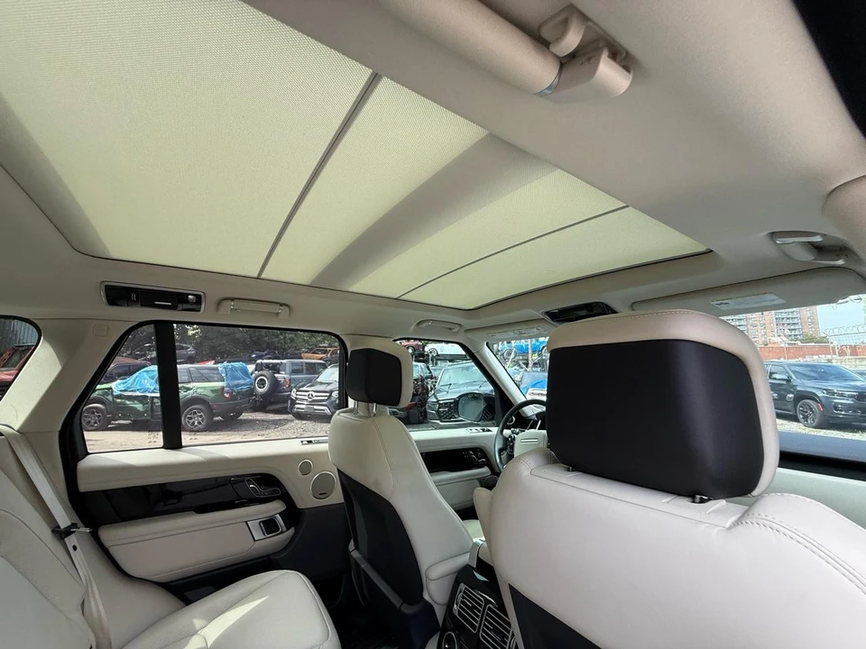2022 Land Rover Range Rover L460 - Image 19 of 31