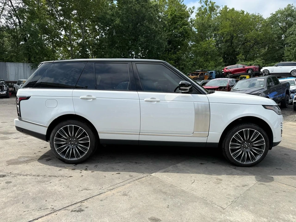 2022 Land Rover Range Rover L460 - Image 12 of 31