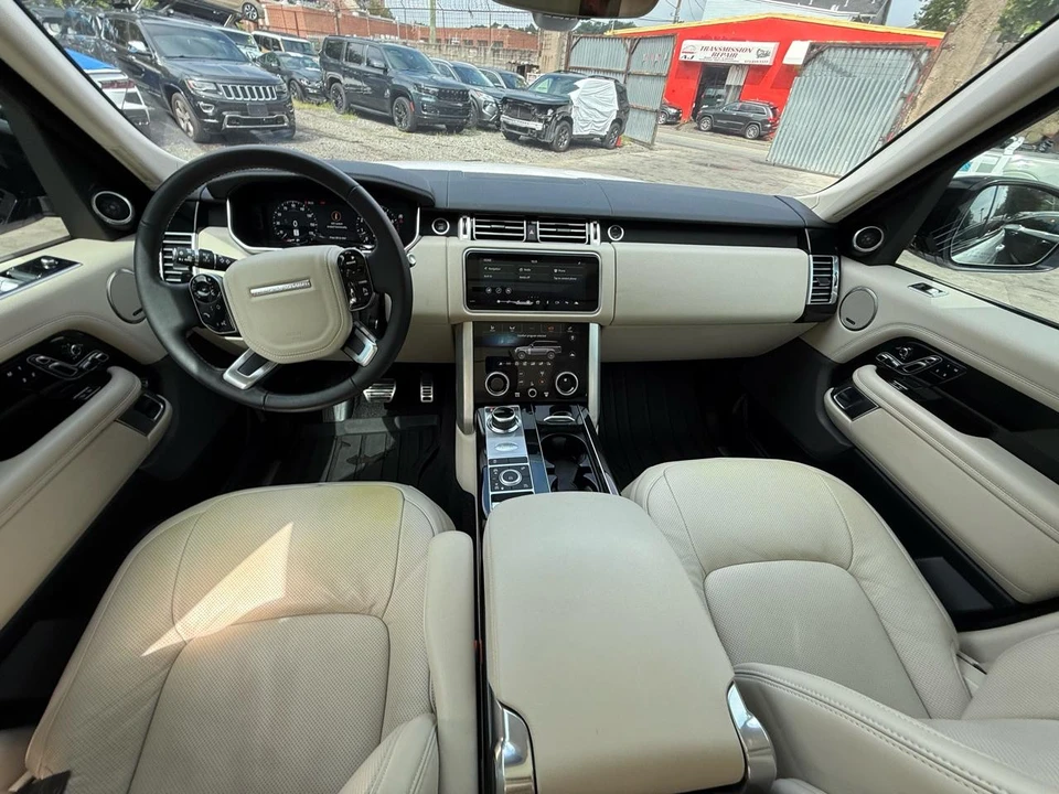 2022 Land Rover Range Rover L460 - Image 23 of 31