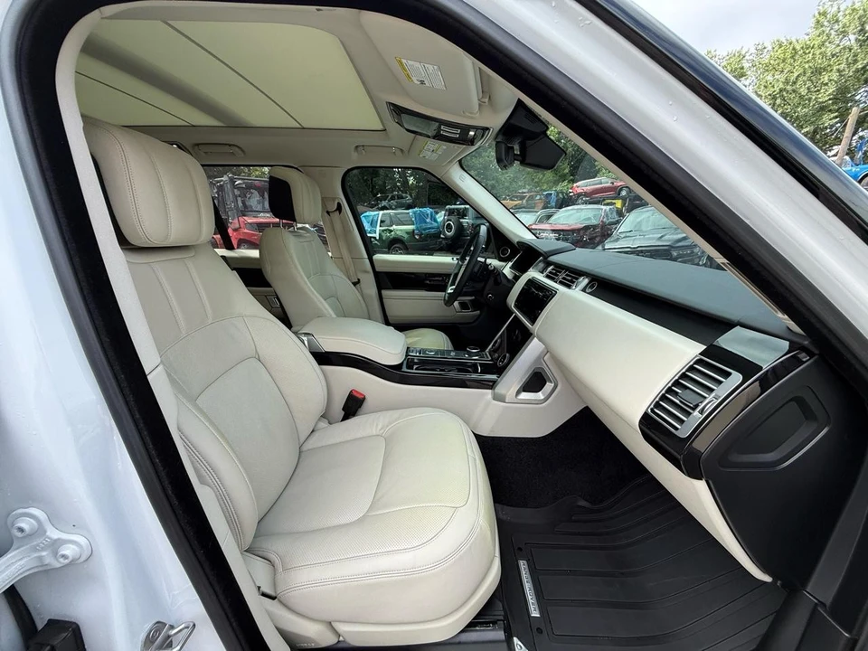2022 Land Rover Range Rover L460 - Image 16 of 31