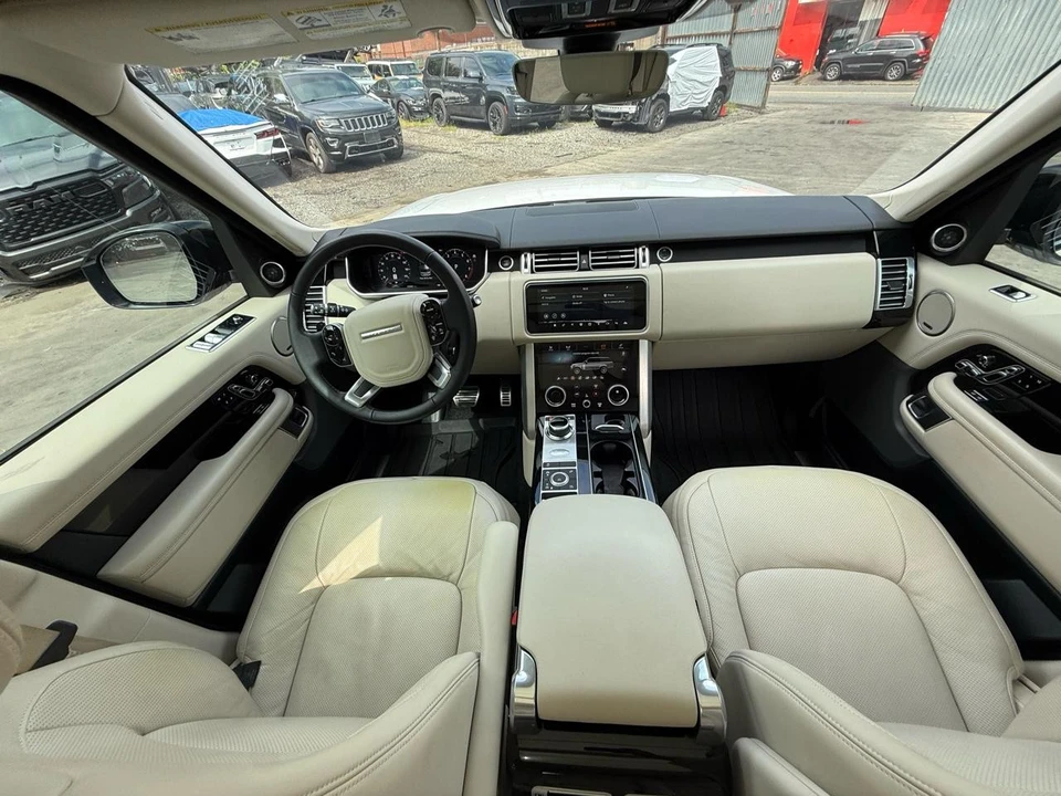 2022 Land Rover Range Rover L460 - Image 20 of 31