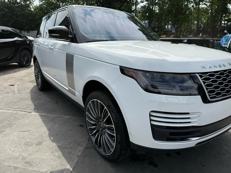 2022 Land Rover Range Rover L460 - Image 15 of 31