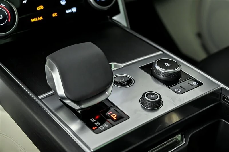 2022 Land Rover Range Rover L460 - Image 27 of 31