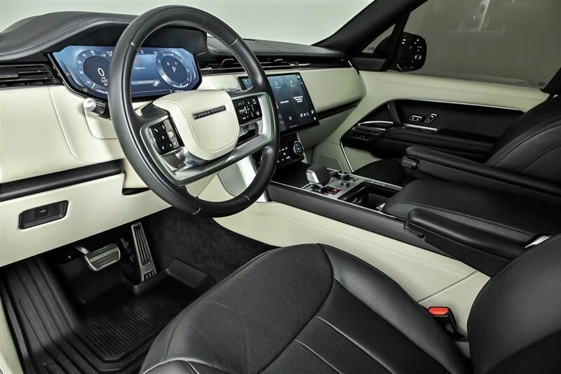 2022 Land Rover Range Rover L460 - Image 16 of 31