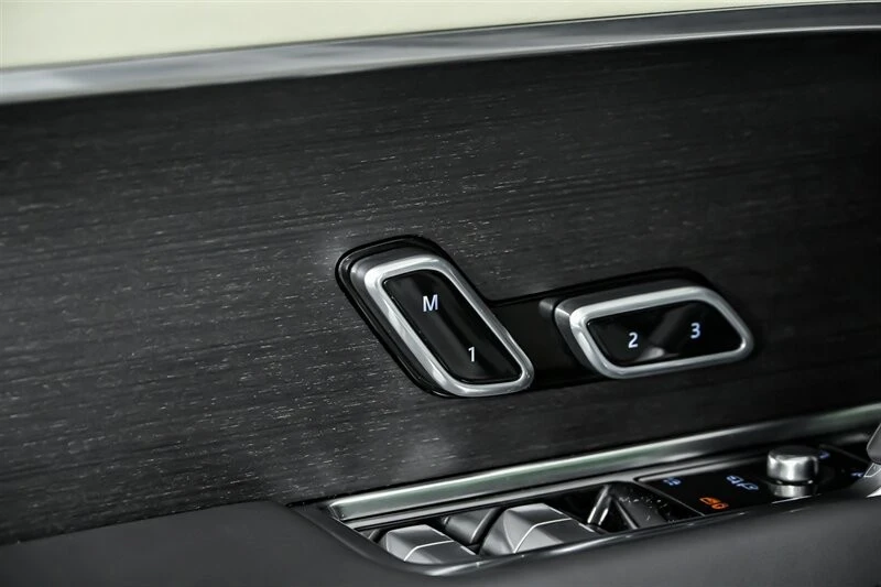 2022 Land Rover Range Rover L460 - Image 14 of 31