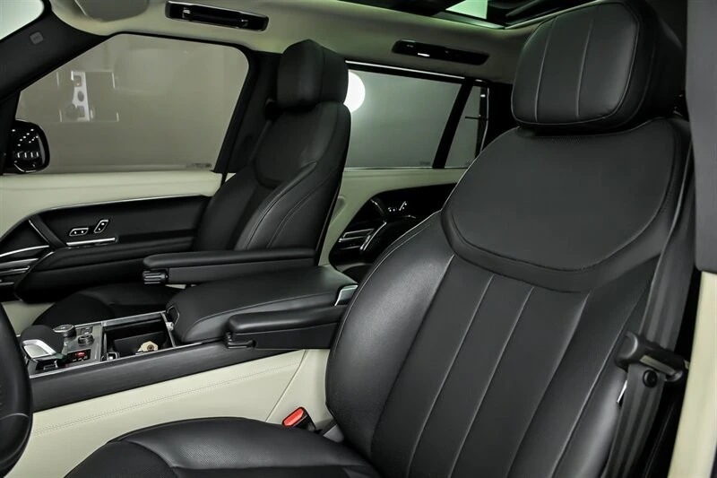 2022 Land Rover Range Rover L460 - Image 18 of 31