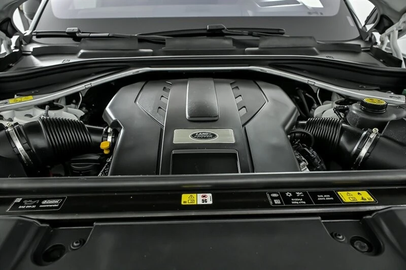 2022 Land Rover Range Rover L460 - Image 11 of 30