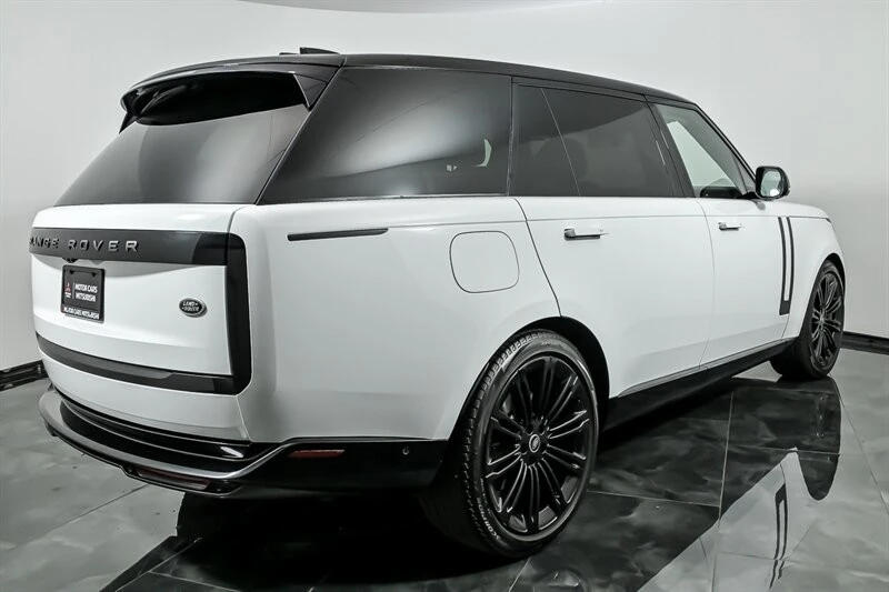 2022 Land Rover Range Rover L460 - Image 8 of 30