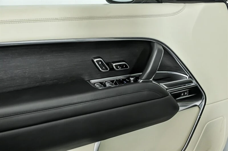 2022 Land Rover Range Rover L460 - Image 12 of 30