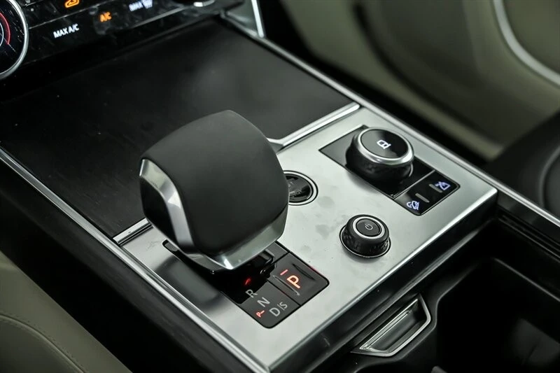 2022 Land Rover Range Rover L460 - Image 29 of 30