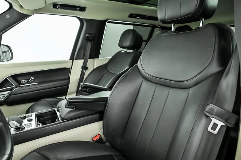 2022 Land Rover Range Rover L460 - Image 17 of 30
