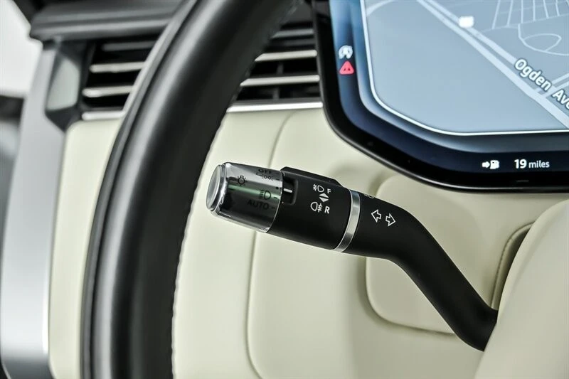 2022 Land Rover Range Rover L460 - Image 23 of 30
