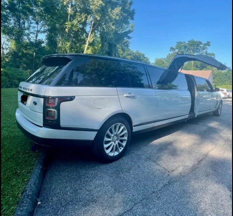 2022 Land Rover Range Rover L460 - Image 2 of 7