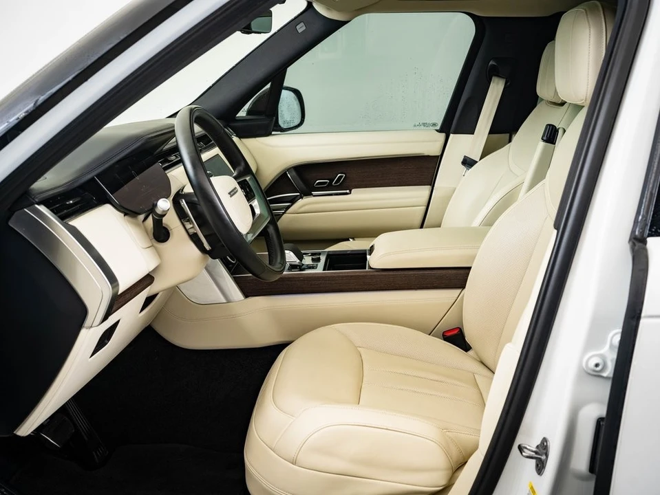 2022 Land Rover Range Rover L460 - Image 18 of 21