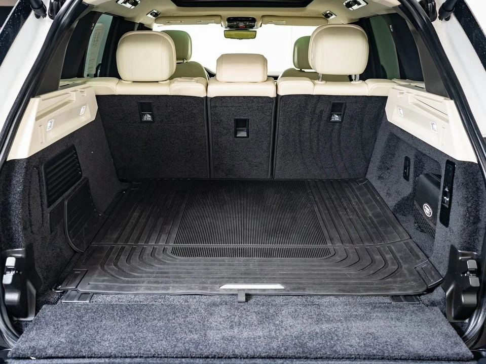 2022 Land Rover Range Rover L460 - Image 16 of 21