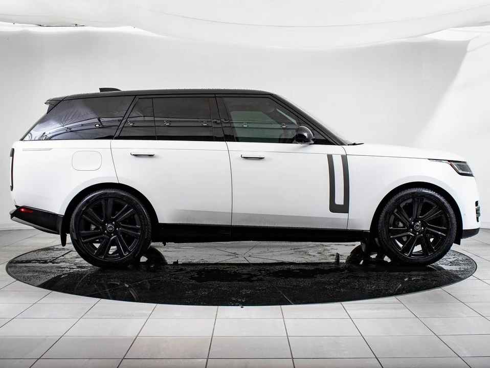 2022 Land Rover Range Rover L460 - Image 11 of 21