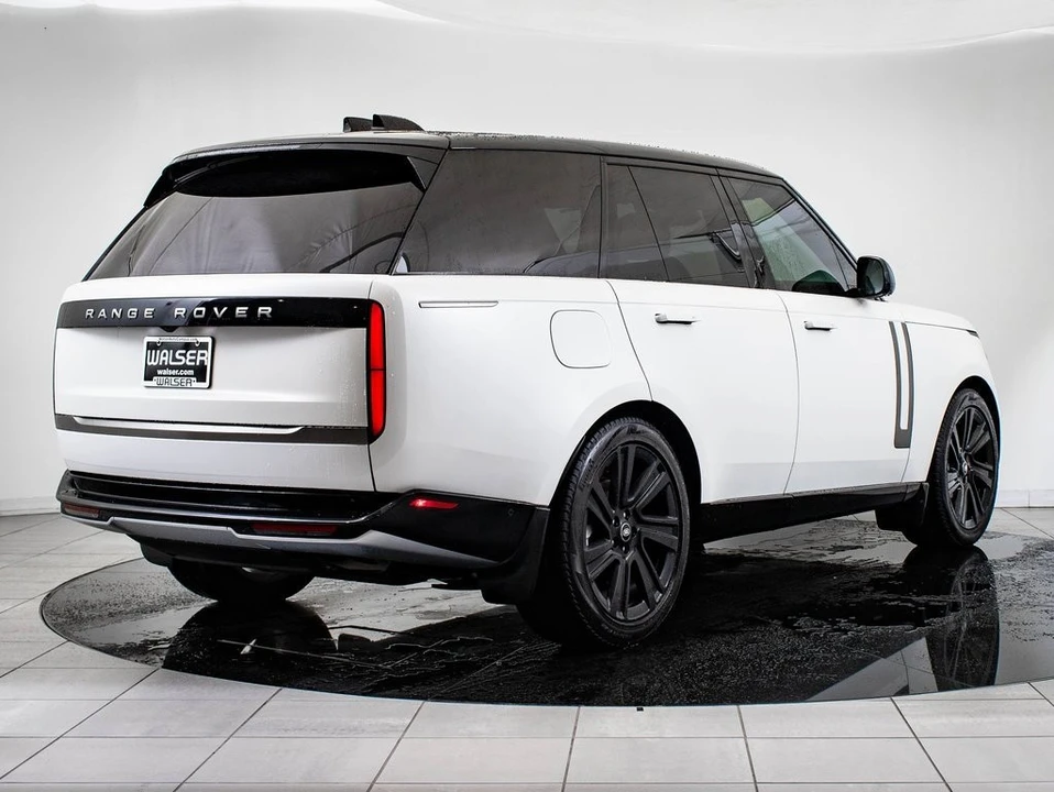 2022 Land Rover Range Rover L460 - Image 10 of 21