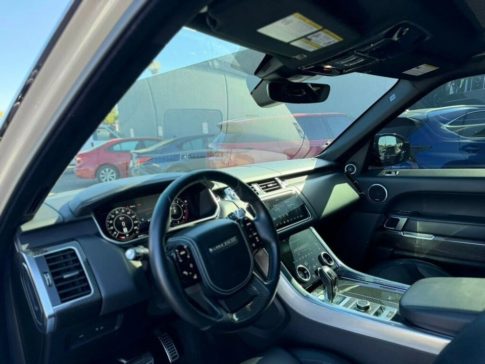 2022 Land Rover - Image 9 of 30