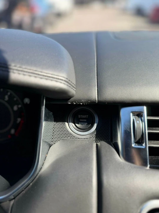 2022 Land Rover - Image 18 of 30