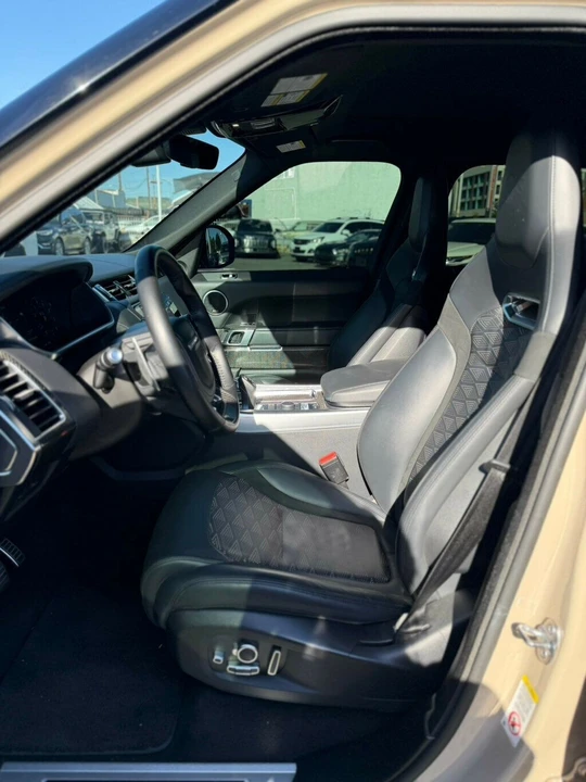 2022 Land Rover - Image 7 of 30