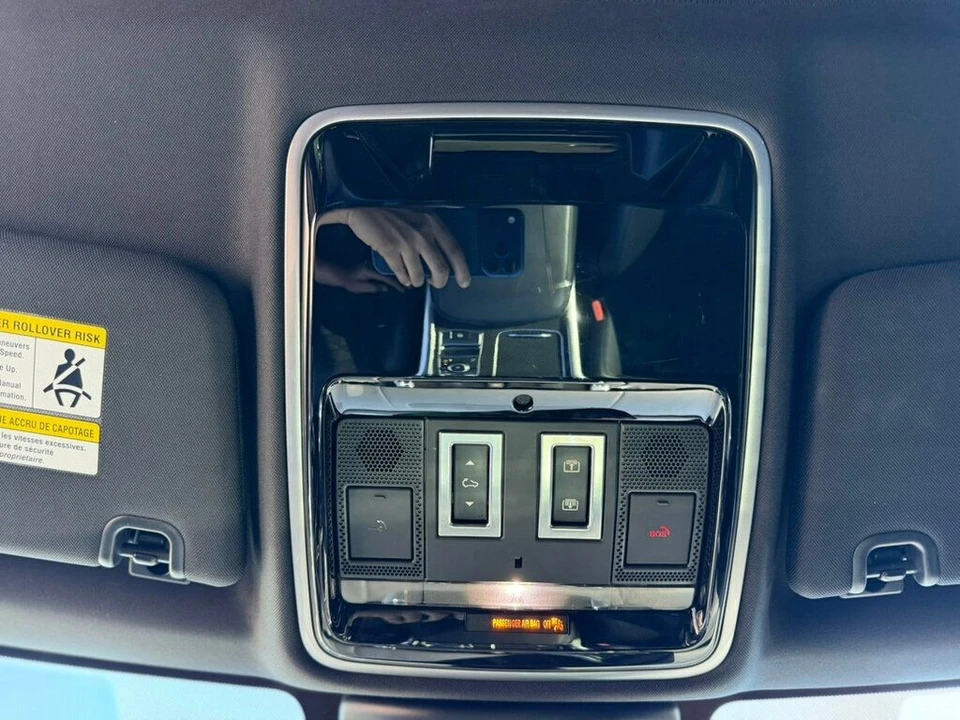 2022 Land Rover - Image 23 of 30