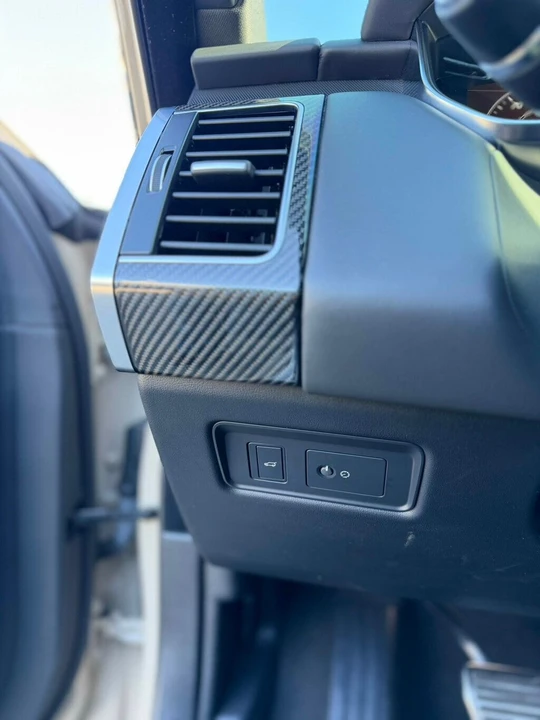 2022 Land Rover - Image 19 of 30