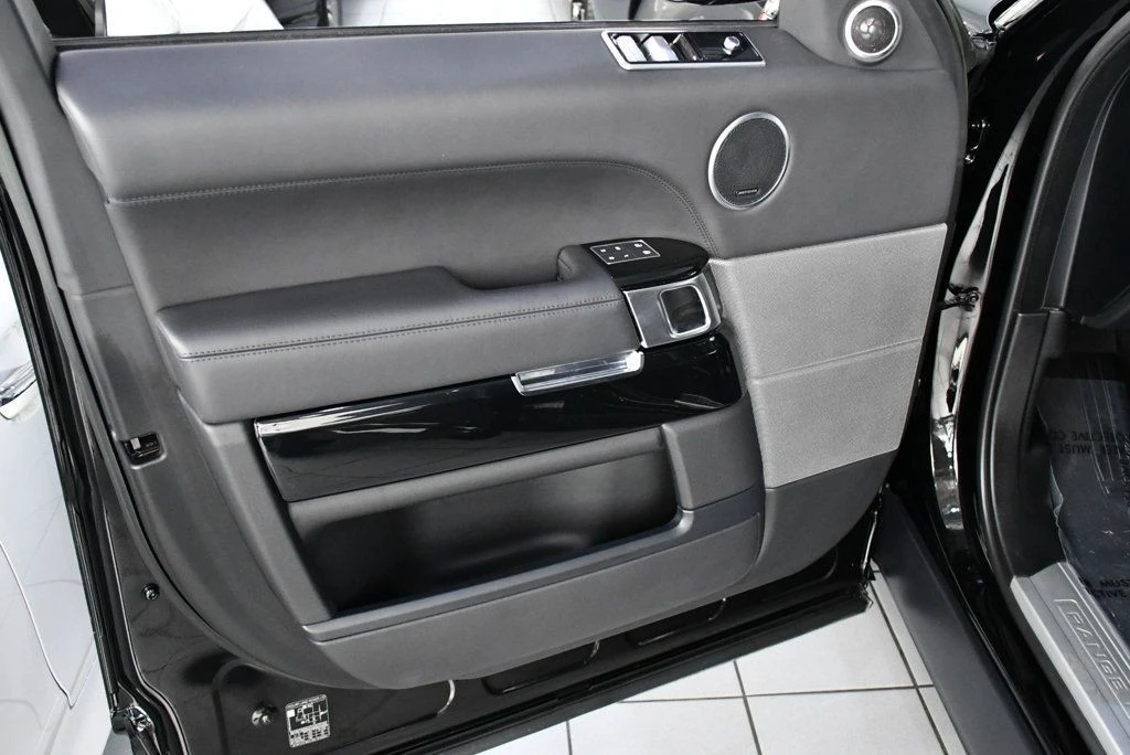 2022 Land Rover Range Rover Sport SVR L494 - Image 12 of 31