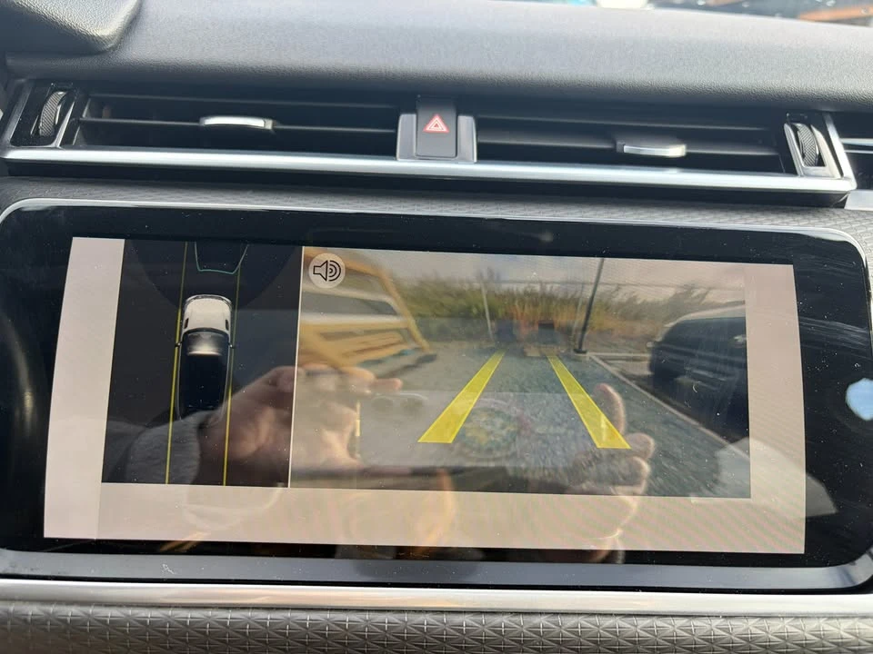 2022 Land Rover Range Rover Velar - Image 10 of 14