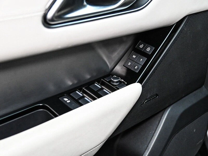 2022 Land Rover Range Rover Velar - Image 10 of 20