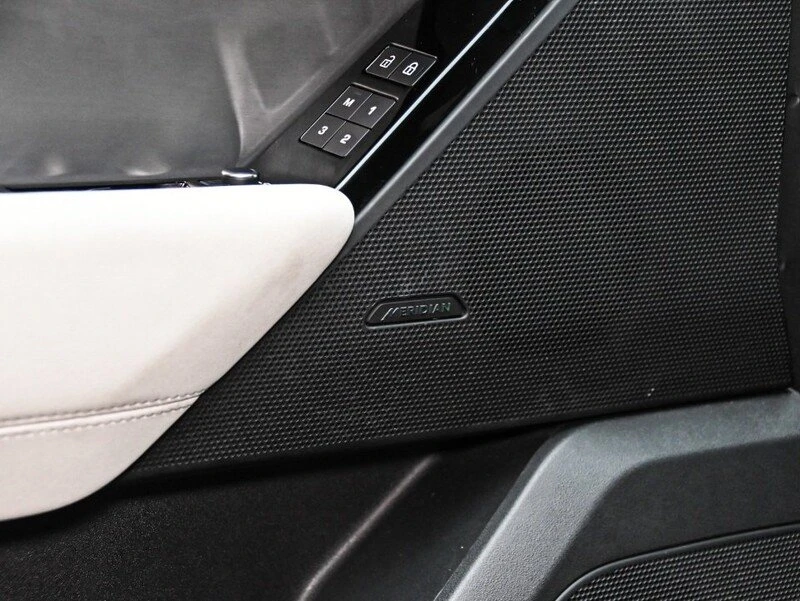 2022 Land Rover Range Rover Velar - Image 12 of 20