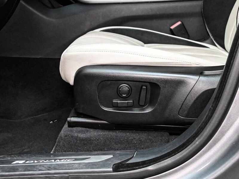 2022 Land Rover Range Rover Velar - Image 13 of 20