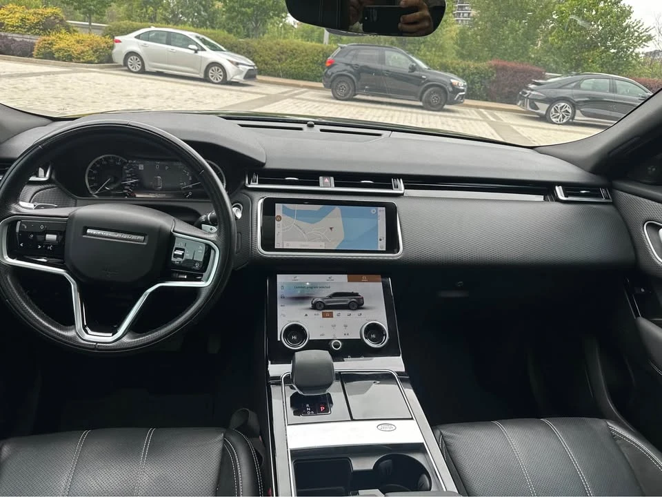 2022 Land Rover Range Rover Velar - Image 10 of 20