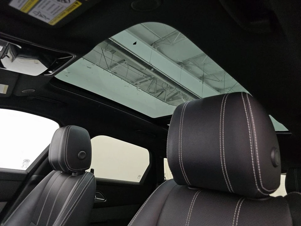 2022 Land Rover Range Rover Velar - Image 8 of 10