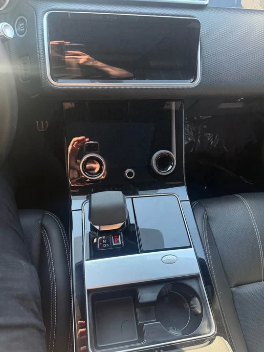 2022 Land Rover Range Rover Velar - Image 14 of 17