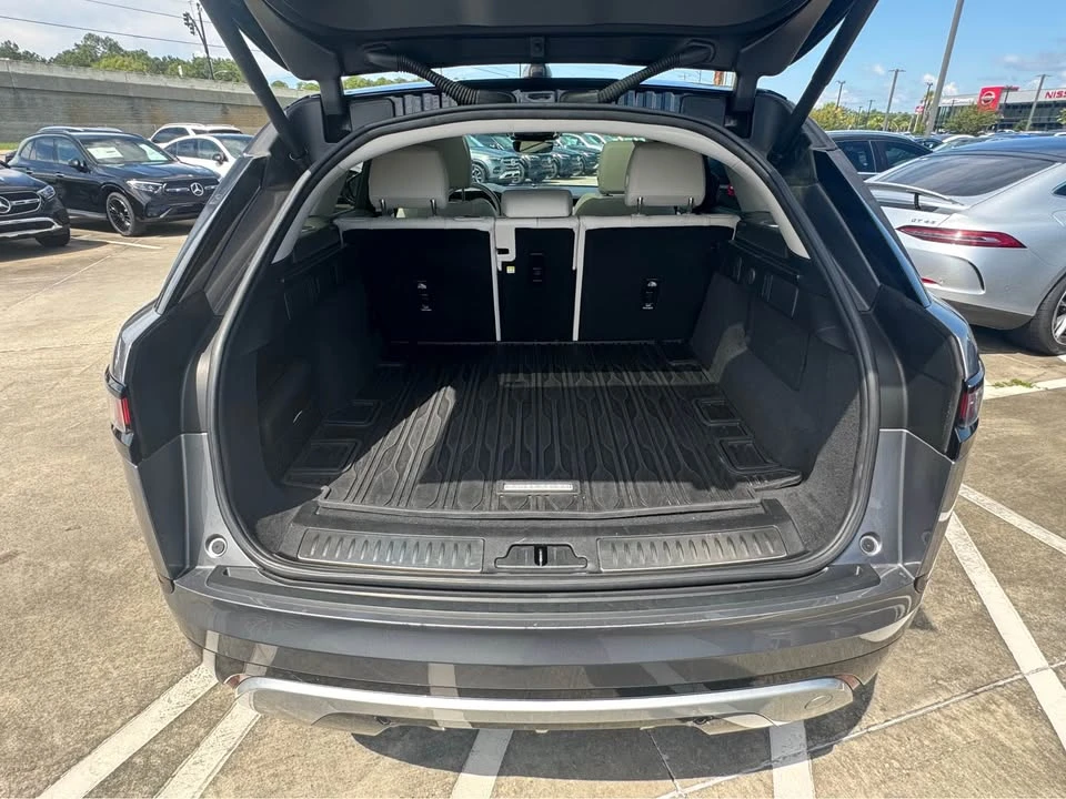 2022 Land Rover Range Rover Velar - Image 17 of 18