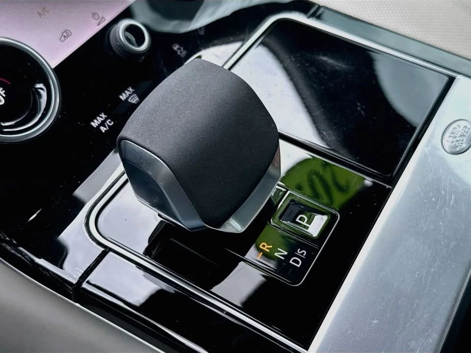 2022 Land Rover Range Rover Velar - Image 16 of 20