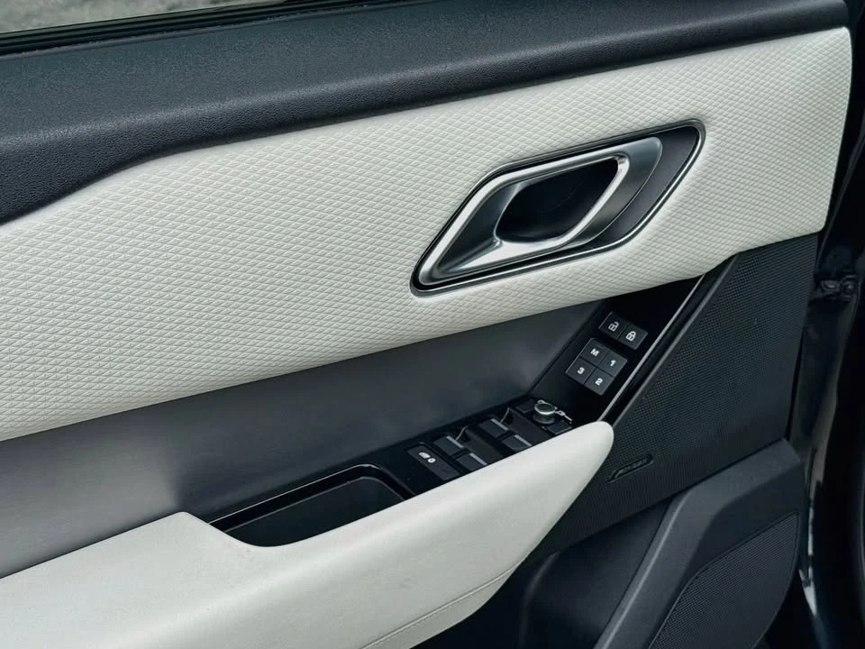 2022 Land Rover Range Rover Velar - Image 17 of 20