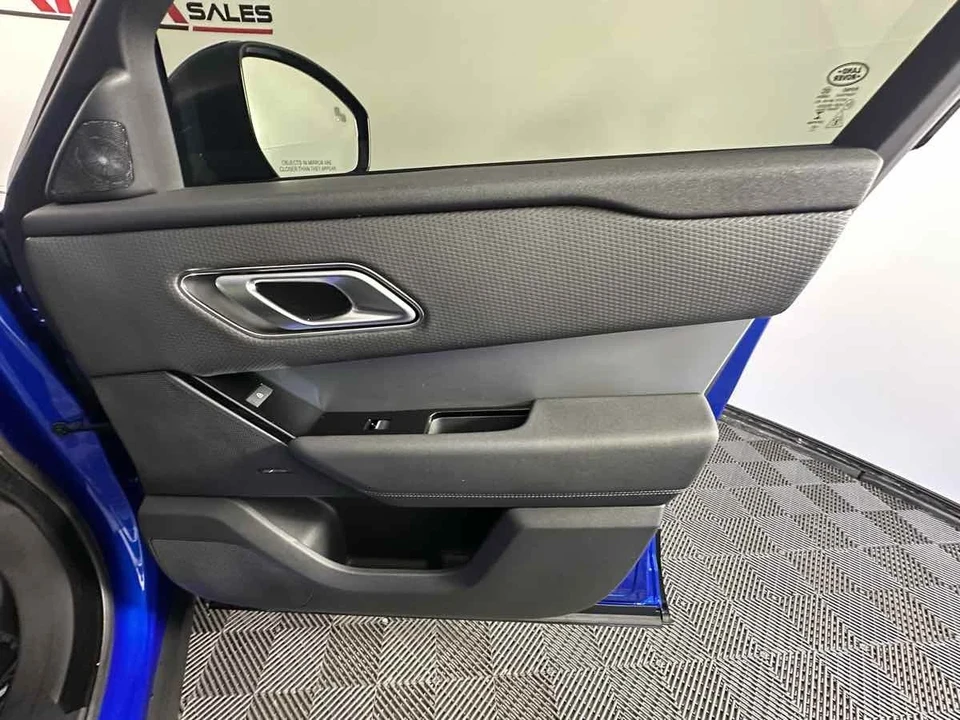 2022 Land Rover Range Rover Velar - Image 18 of 21