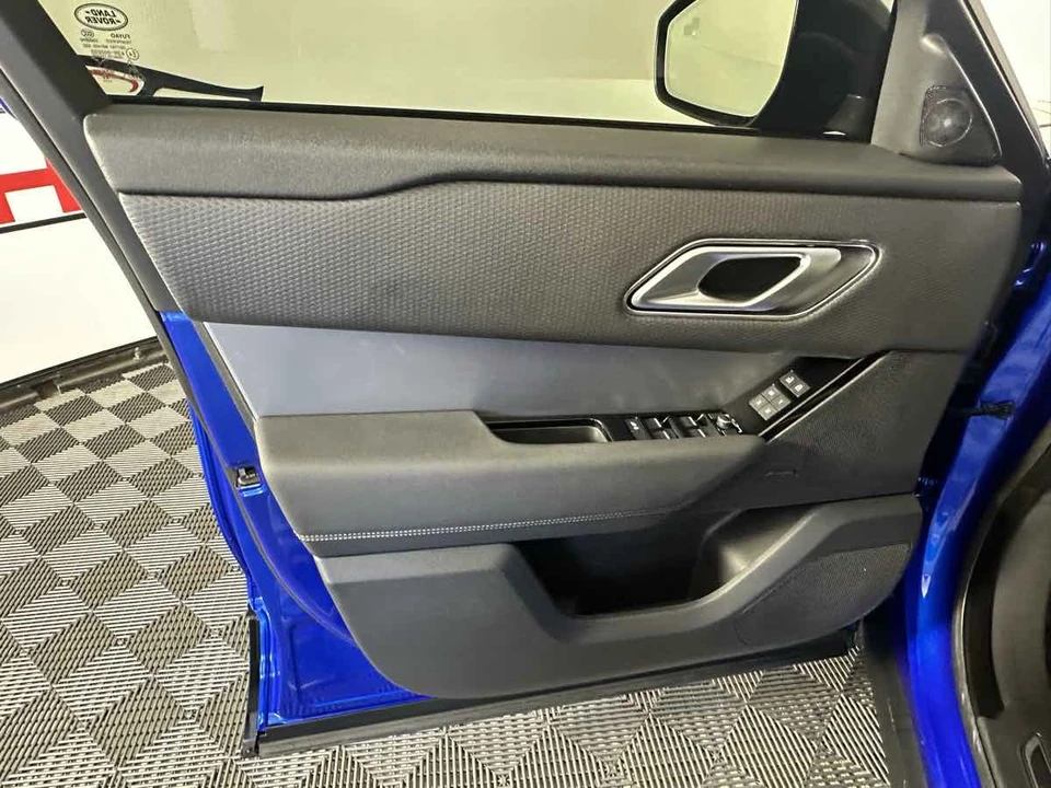 2022 Land Rover Range Rover Velar - Image 17 of 21