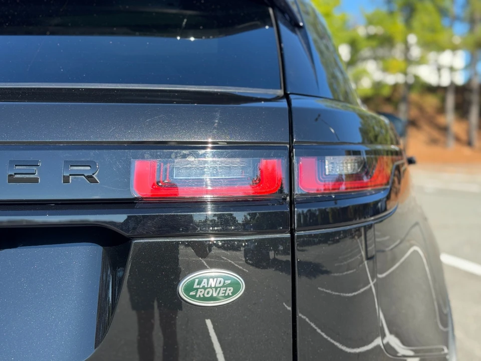 2022 Land Rover Range Rover Velar - Image 18 of 21