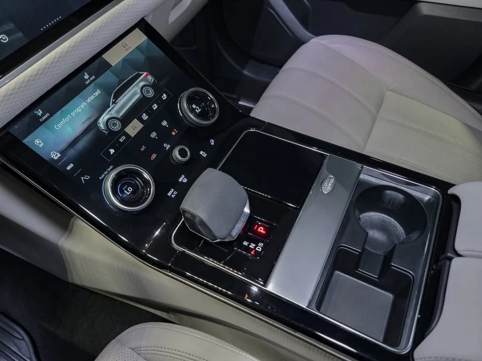 2022 Land Rover Range Rover Velar - Image 16 of 20