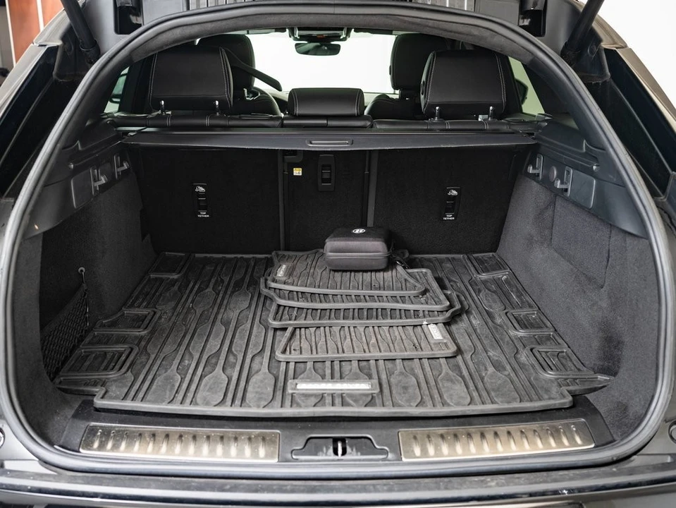 2022 Land Rover Range Rover Velar - Image 17 of 21