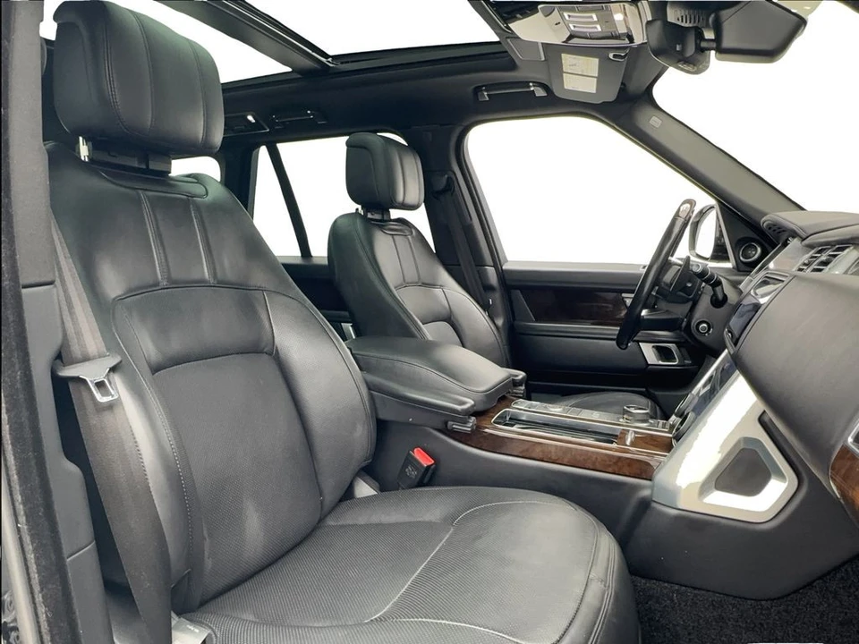 2022 Land Rover Range Rover L460 - Image 23 of 31