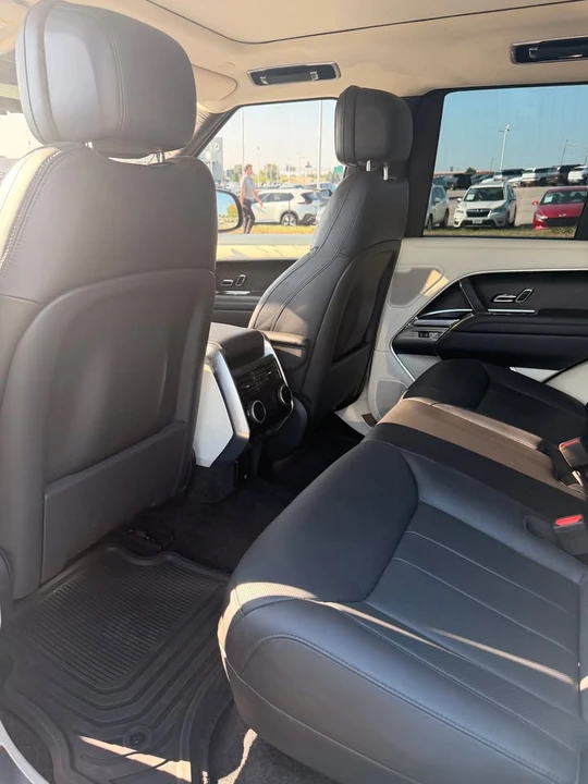 2022 Land Rover Range Rover L460 - Image 8 of 8