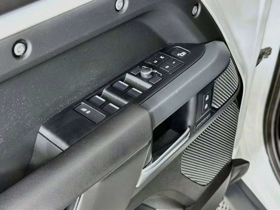 2022 Land Rover Defender L663 - Image 18 of 20