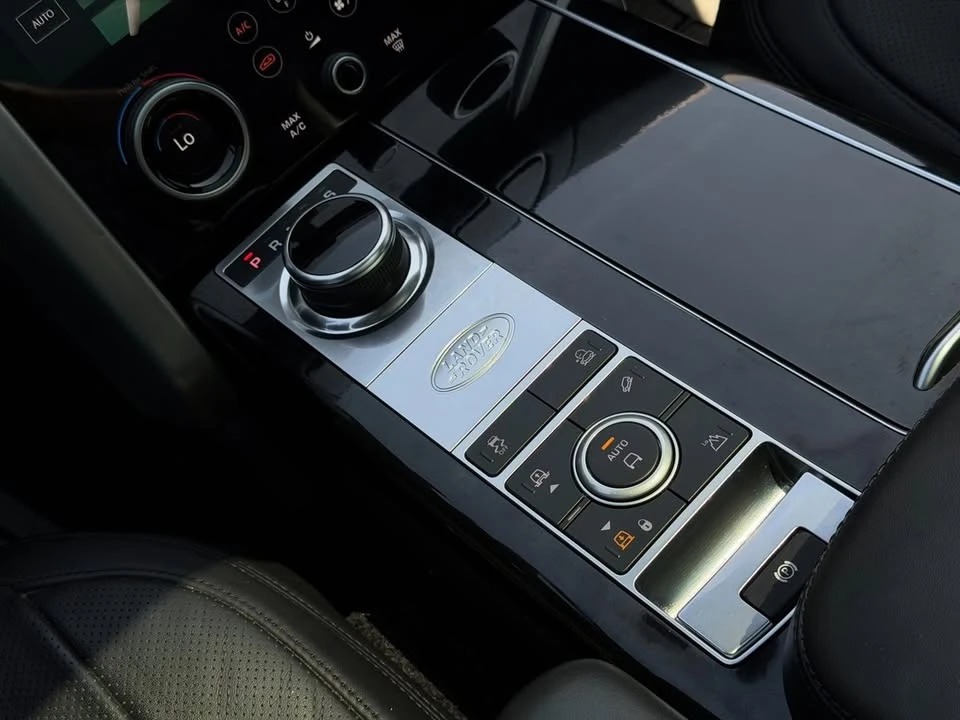 2022 Land Rover Range Rover L460 - Image 11 of 17