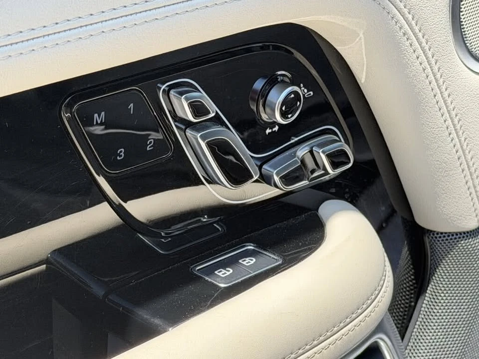 2022 Land Rover Range Rover L460 - Image 10 of 16