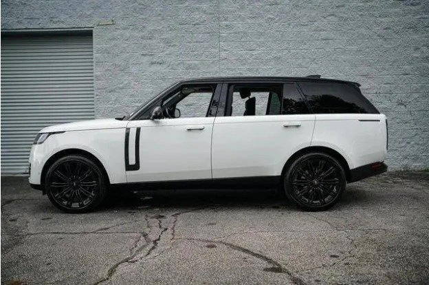 2022 Land Rover Range Rover L460 - Image 3 of 4